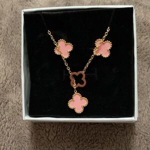 Elegant Pink and Gold Clover Jewelry Set